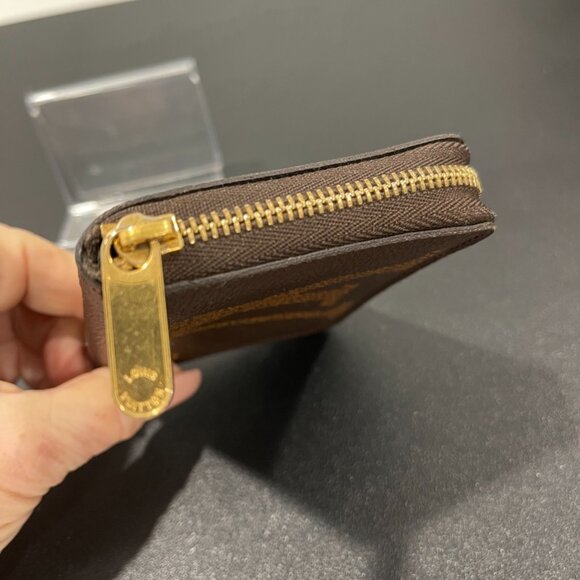 Louis Vuitton Monogram Giant Zippy Coin Purse (133861) - Picture 3 of 6